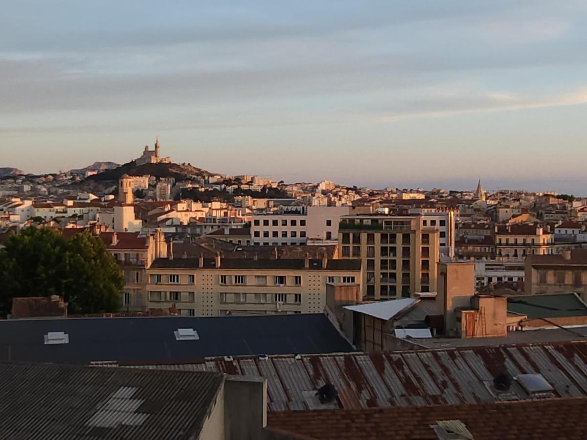 Sublime 2 Pieces Vue Incroyable Mer Et Tout Les Monuments De Marseille Exterior photo